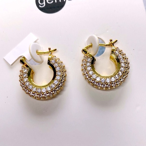 Gemelli BRAND NEW Gold toned Hoop earrings ✨✨✨
